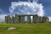 Stonehenge solstice sunrise draws 15,000 visitors
