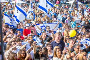 Israelis celebrate as final hostages return home after 738 days in Gaza      