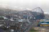  Blackpool Pleasure Beach to cut hours and close rides after £2.7m loss