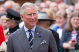 King visits APHA scientists leading grey squirrel conservation project