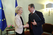 UK PM Starmer to meet EU's von der Leyen next week to strengthen relations